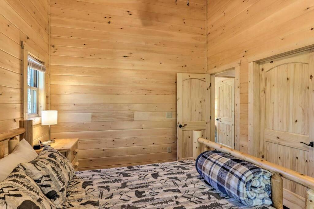 New Serene, Fun & Comfy Cabin- Covered Deck, Grill, Arcade Мерфи Экстерьер фото