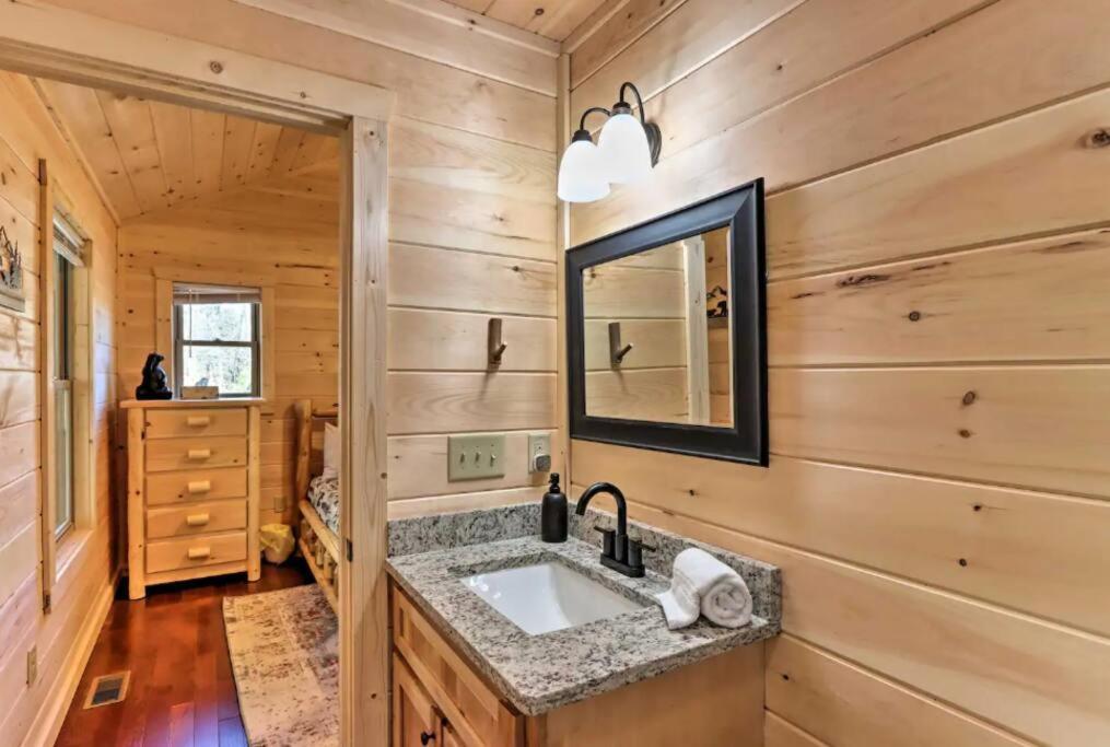 New Serene, Fun & Comfy Cabin- Covered Deck, Grill, Arcade Мерфи Экстерьер фото